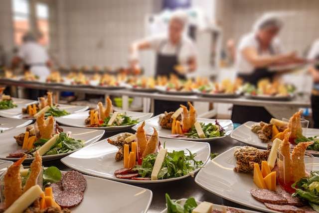 How to Plan a Corporate Lunch Catering Event
