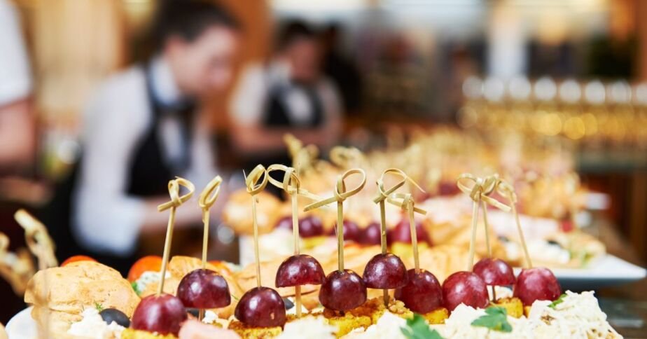 How to Choose the Best Corporate Catering Company in UAE