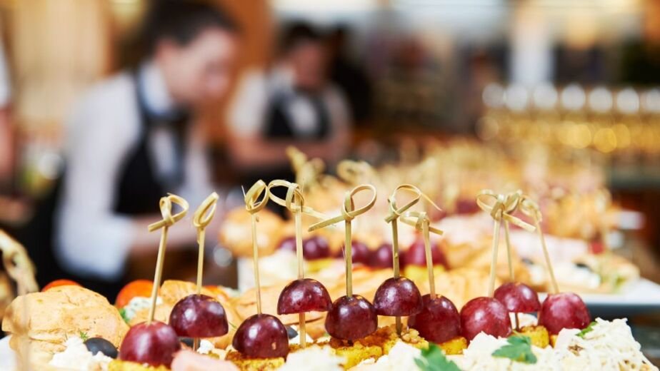 How to Choose the Best Corporate Catering Company in UAE