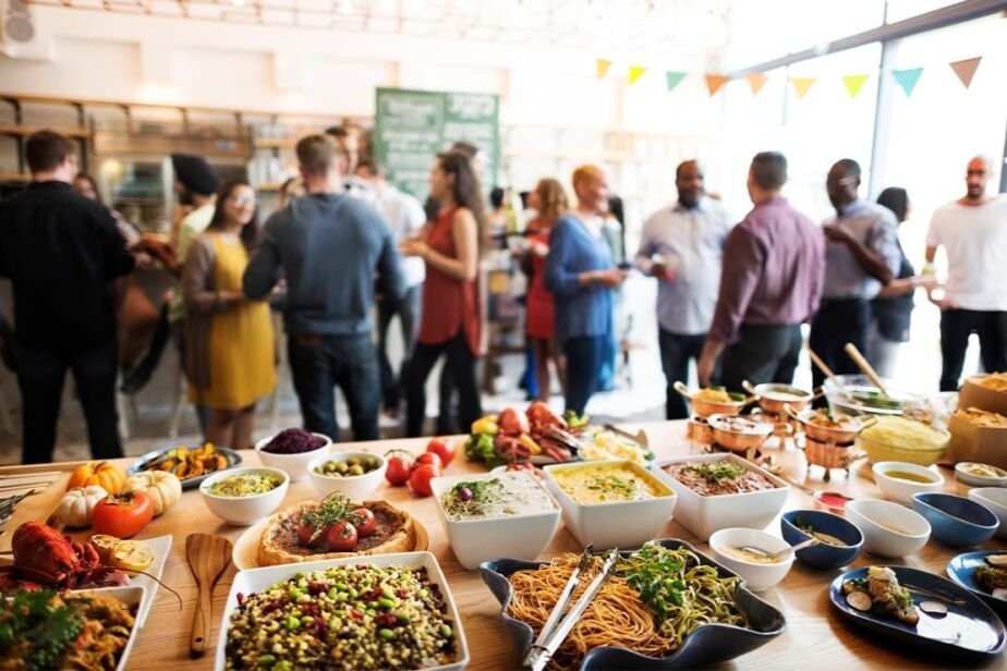 Managing Large-Scale Meal Logistics Behind the Scenes of Daily Catering Operations